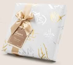 16pc Wrapped gift box